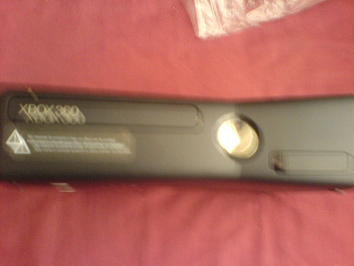 Xbox 360 Slim 4 Gb Solo Consola Con Sus Tapas