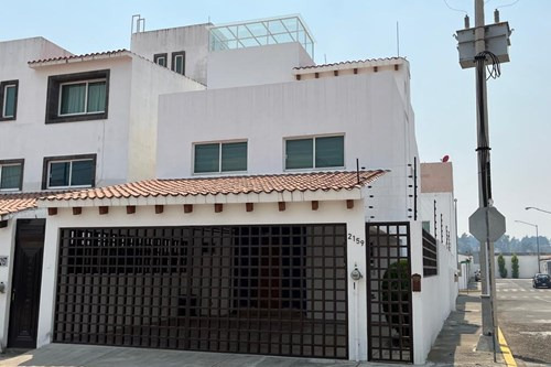 Venta De Casa En Condominio En Fraccionamiento Bonanza