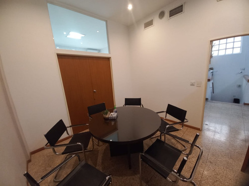 Avda Triunvirato Y Echeverria Subte Linea B Estacion Echeverria Oficina Totalmente Reciclada Moderna Lugar Para 12 Puestos De Trabajo. Entrada Independiente