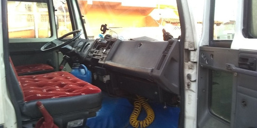 Ford Cargo 2422