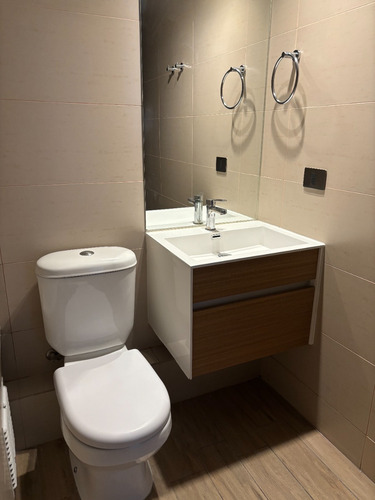 Departamento En Av. Las Condes Cerca De Clinica Las Condes