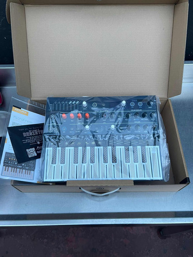 Sintetizador Hibrido Arturia Microfreak