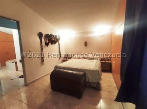 Imagen 4 de 10 de Townhouse En Venta 23-4001