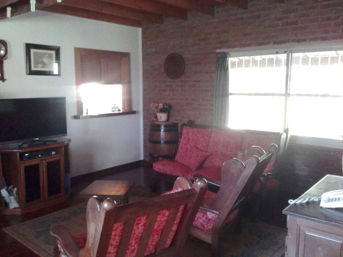 Venta De Inmueble En El Partido De Gral.las Heras( Villars)
