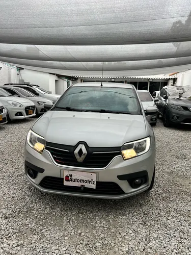 Renault Logan 1.6 Expression / Life +