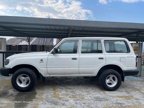 Imagen 3 de 9 de Toyota Burbuja 1996 4.5 Egmnu Fzj80