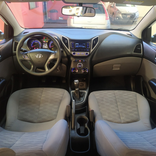 Imagem 6 de 10 de Hyundai Hb20s C.plus/c.style 1.6 Flex 16v Mec.4p Flex 2016