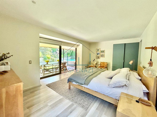 Remodelada!! Impecable Casa En Venta De 5 Dorm. La Dehesa.