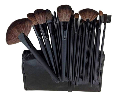 El Cepillo Profesional Del Maquillaje Fija Las Cerdas De La