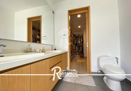 Apartamento En Arriendo En El Poblado. Cod A9658