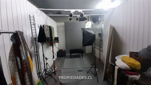 Local Comercial En Venta En Ñuñoa / Emilio Vaisse