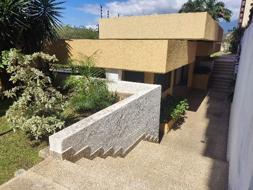 Imagen 2 de 20 de Fernando Guerrero Vende Apartamento Valle Alto Mañongo.