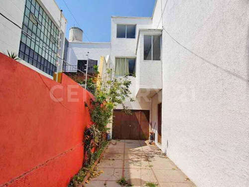 Casa En Venta Ideal Para Inversión, Vallarta Poniente, Guadalajara.