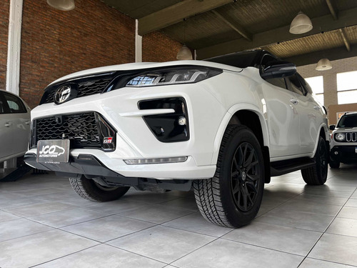Imagen 4 de 17 de Toyota Sw4 2022 2.8 Tdi Gr-s 4x4 7as 6at