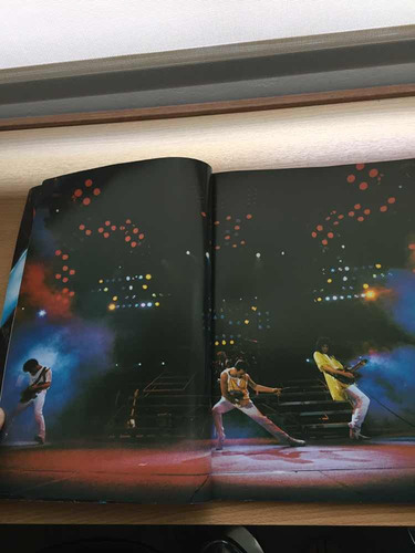 Queen A Magic Tour - Libro De Gira