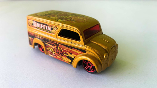 Hot Wheels  Demolition Gold Griffin Dairy Delivery 2004