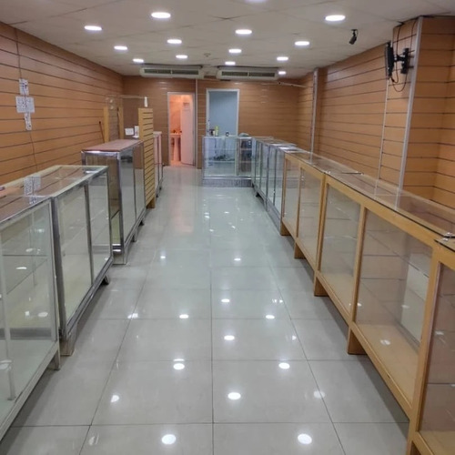 Carrizal, Centro Comercial La Cascada