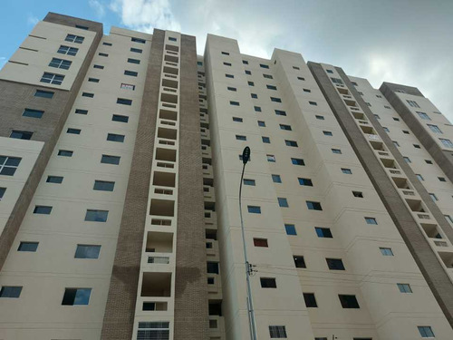 Apartamento De 120m2 Obra Gris En Maracay