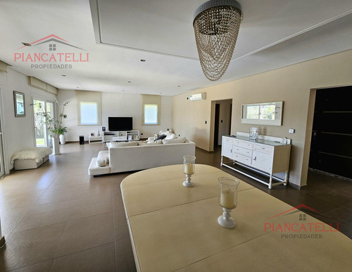 Venta De Casa En Terravista Con 4 Habitaciones