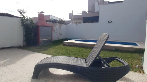 Venta - Casa  Lote Propio 6 Ambientes Dos Cocheras Piscina Terraza Jardin Vicente Lopez