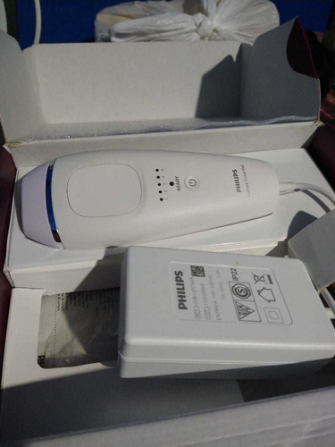 Máquina Depiladora Láser Philips Y Set De Manicura