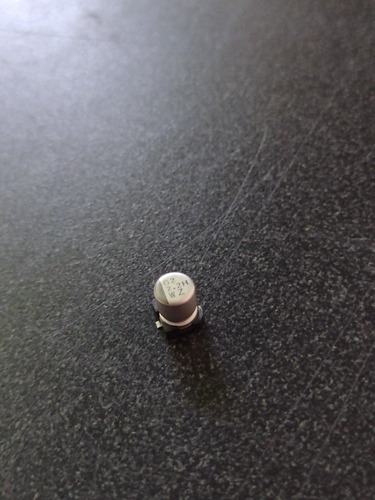 Rollo Con 2000 Capacitores Electróliticos De Aluminio Smd