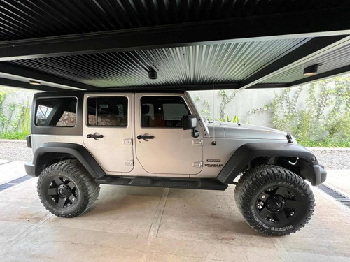 Imagen 4 de 22 de Jeep Wrangler 2011 3.8 Sport Unlimited 199cv Atx