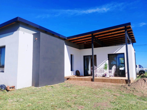 Casa Como Nueva! Con Hermosa Vista! 2 Habitaciones - Oportunidad - Villa Giardino - Córdoba
