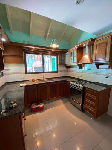 Imagen 5 de 10 de Venta- Re Tasado Y Bajo Precio, Casa De 4 Dormitorios !