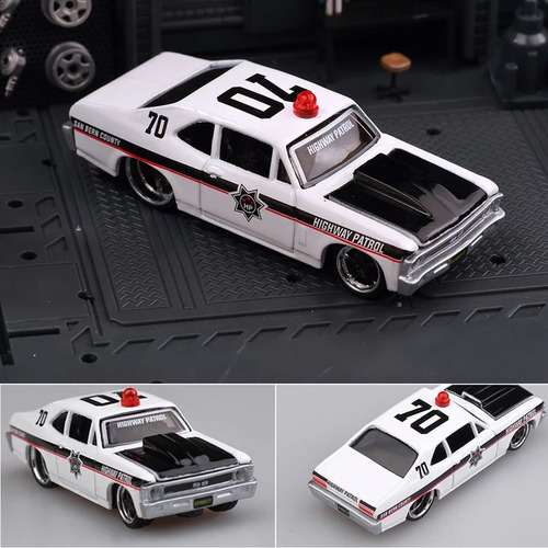 Chevrolet Nova Patrulla Escala 1:64 1/64 Bburago Coleccion Color Blanco
