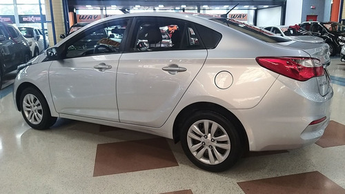 Imagem 2 de 10 de Hyundai Hb20s 1.6 Comfort Plus 16v 2018