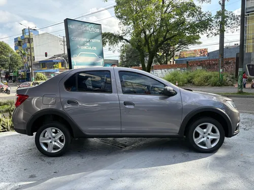 Renault Logan 1.6 Expression / Life +