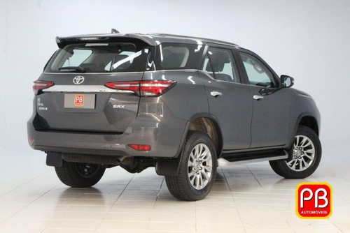 Imagem 3 de 11 de Toyota Hilux Sw4 2.8 D-4d Turbo Diesel Srx 7l 4x4 Automático