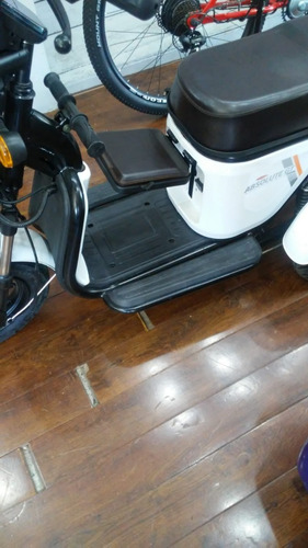 Imagen 4 de 25 de Triciclo Electrico Sunra 2 Personas + 1 Pequeño/a