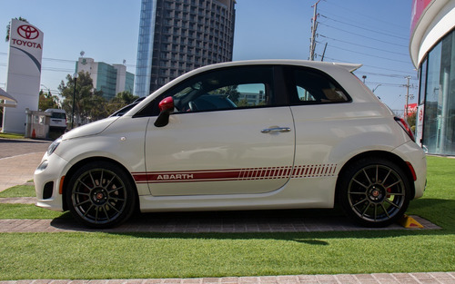 Imagen 4 de 14 de Fiat 500 Abarth 2016