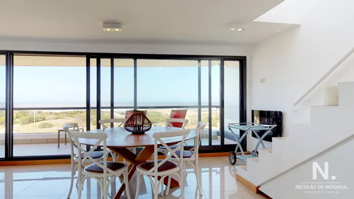 Pent House De 3 Dormitorios En Suite En Edificio Blue Bird , Punta Del Este , Playa Brava