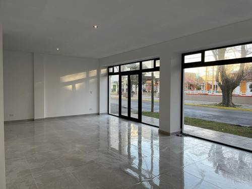 Local De 70m2 A Estrenar En San Bernardo Venta - A Metros De La Calle J.c Chiozza Y 150 Del Mar.-