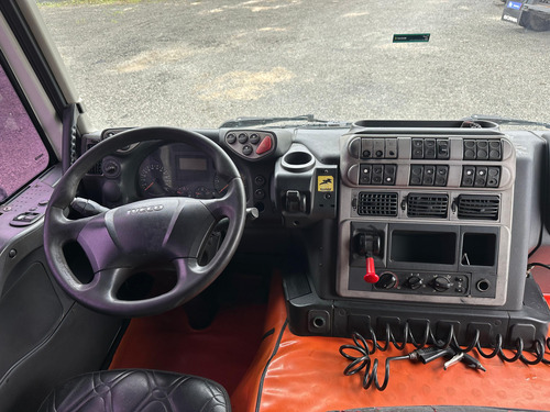 Iveco Stralis 440 6x2 2014 - Tvg Caminhões