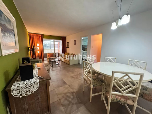 Apartamento 2 Dormitorios Con Terraza Cerrada Y Parrillero
