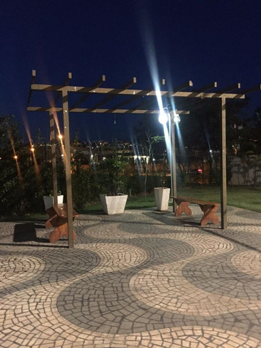 Imagem 3 de 9 de Apartamento De 2 Quartos. - 1240