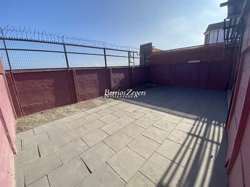 Casa En Venta De 3 Dorm. En Parque Ingles En Antofagasta