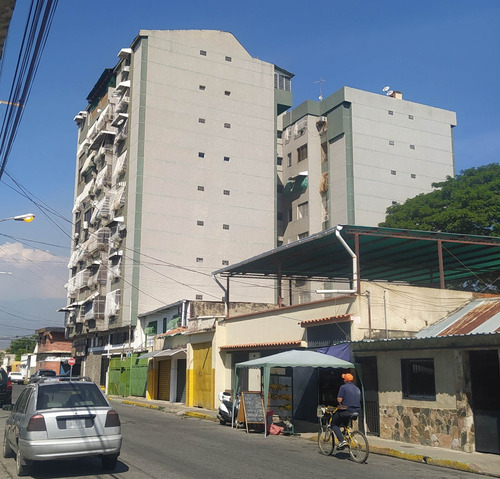 Su Hogar En Este Comodisimo Apartamento. En Maracay. 