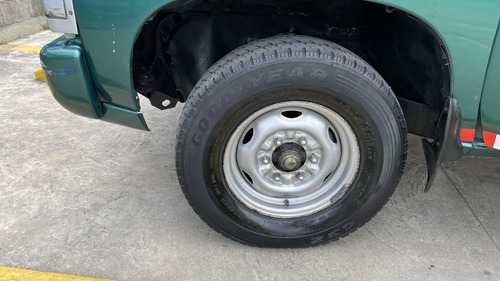 Imagen 10 de 19 de Nissan D21 2.4