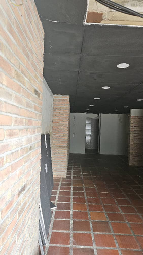 Se Alquila Local Comercial