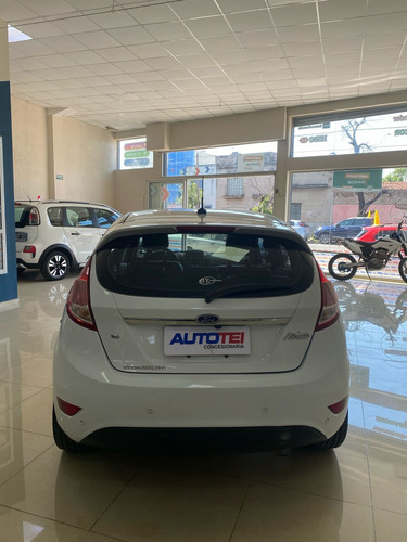 Ford Fiesta Kinetic 1.6 Titanium Powershift 120cv