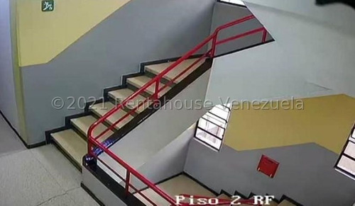 Imagen 8 de 15 de En Venta Edificio De Tres Niveles - Parroquia Santa Rosalia