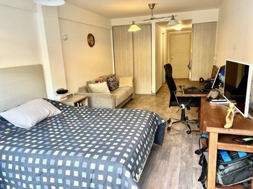 Imagen 5 de 10 de Monoambiente Con Terreza Y Cochera Tipo Suite De Hotel En Ba