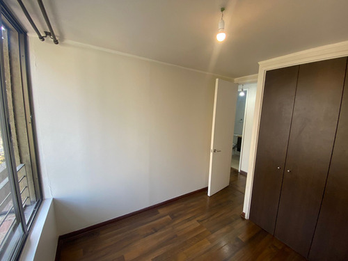 Arriendo Departamento De 2 Dormitorios En Santiago.