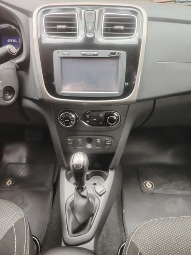Renault Logan 1.6 Privilege / Intens