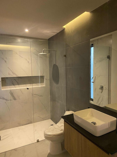 Casa En Venta En Zona Esmeralda
